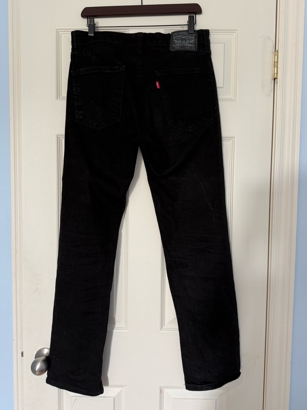 Levi’s 514 Straight Fit Black Jeans